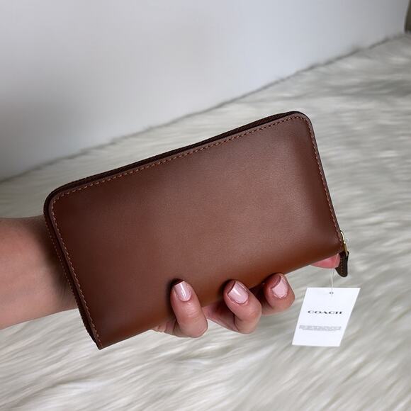 NWT Coach Medium Zip Around Wallet/ Brown/Calf Leather - Picture 2 of 4